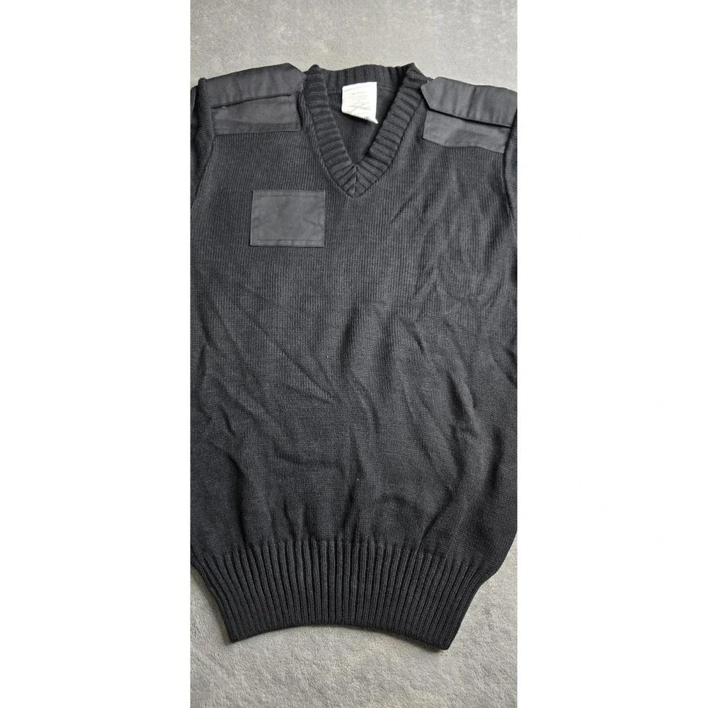 MILITARY EQUIPMENT CORPORATION OF AMERICA V-NECK SWEATER MENS SMALL BLACK
